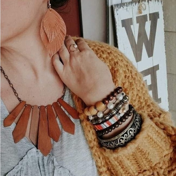 NEW Wooden Statement Necklace - Picture 3 of 12